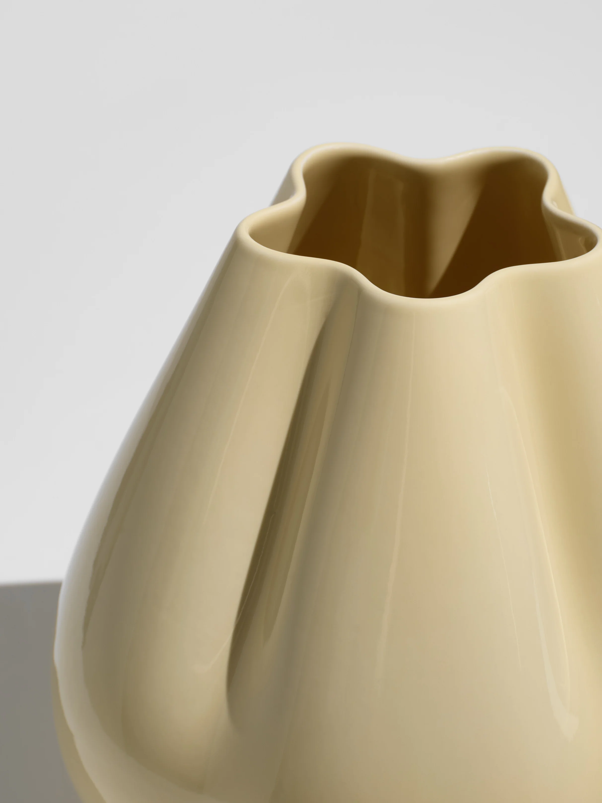 Dumpling Vase, butter - Image 3