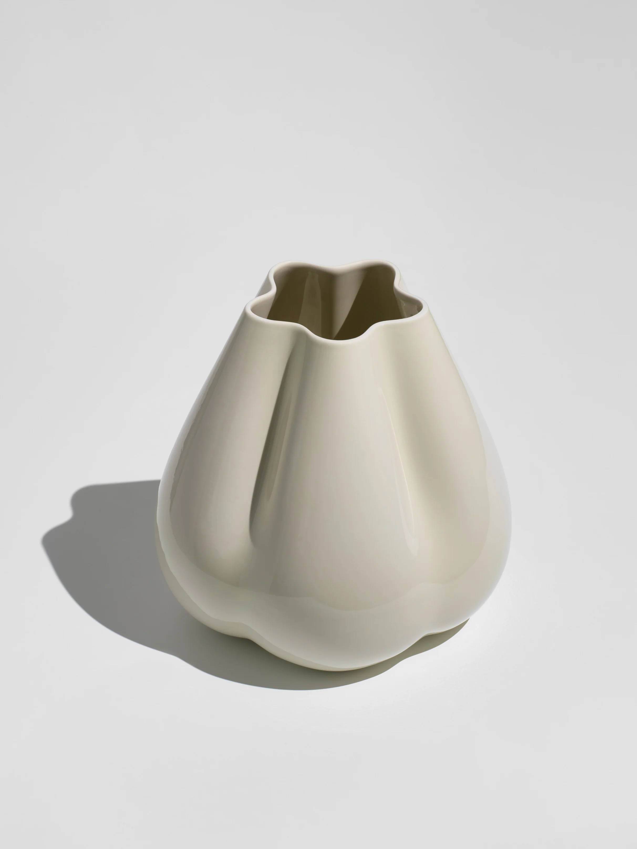 Dumpling Vase, cream - Image 5