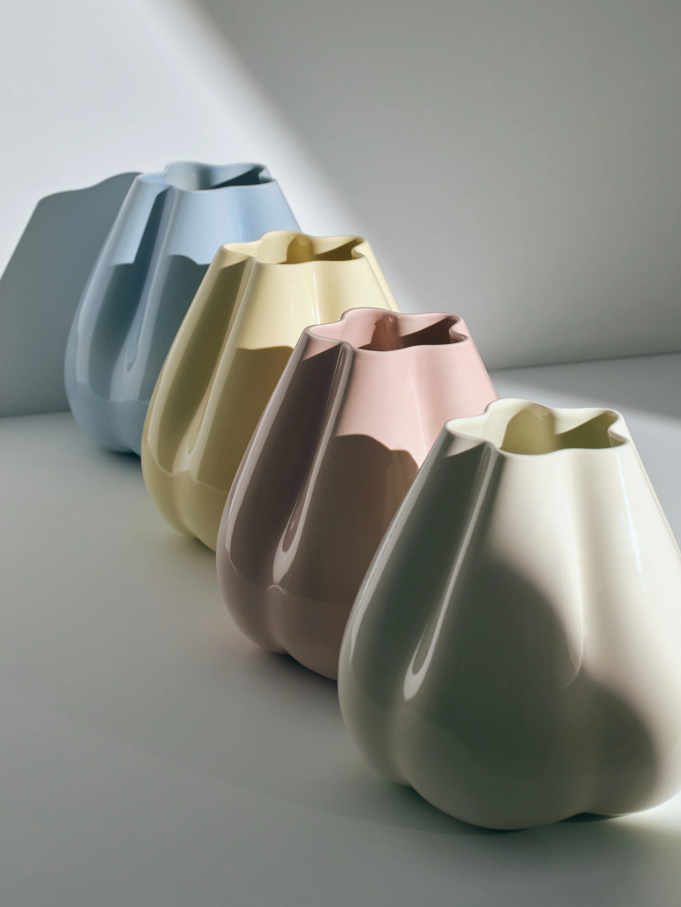 Dumpling Vase, butter - Image 4