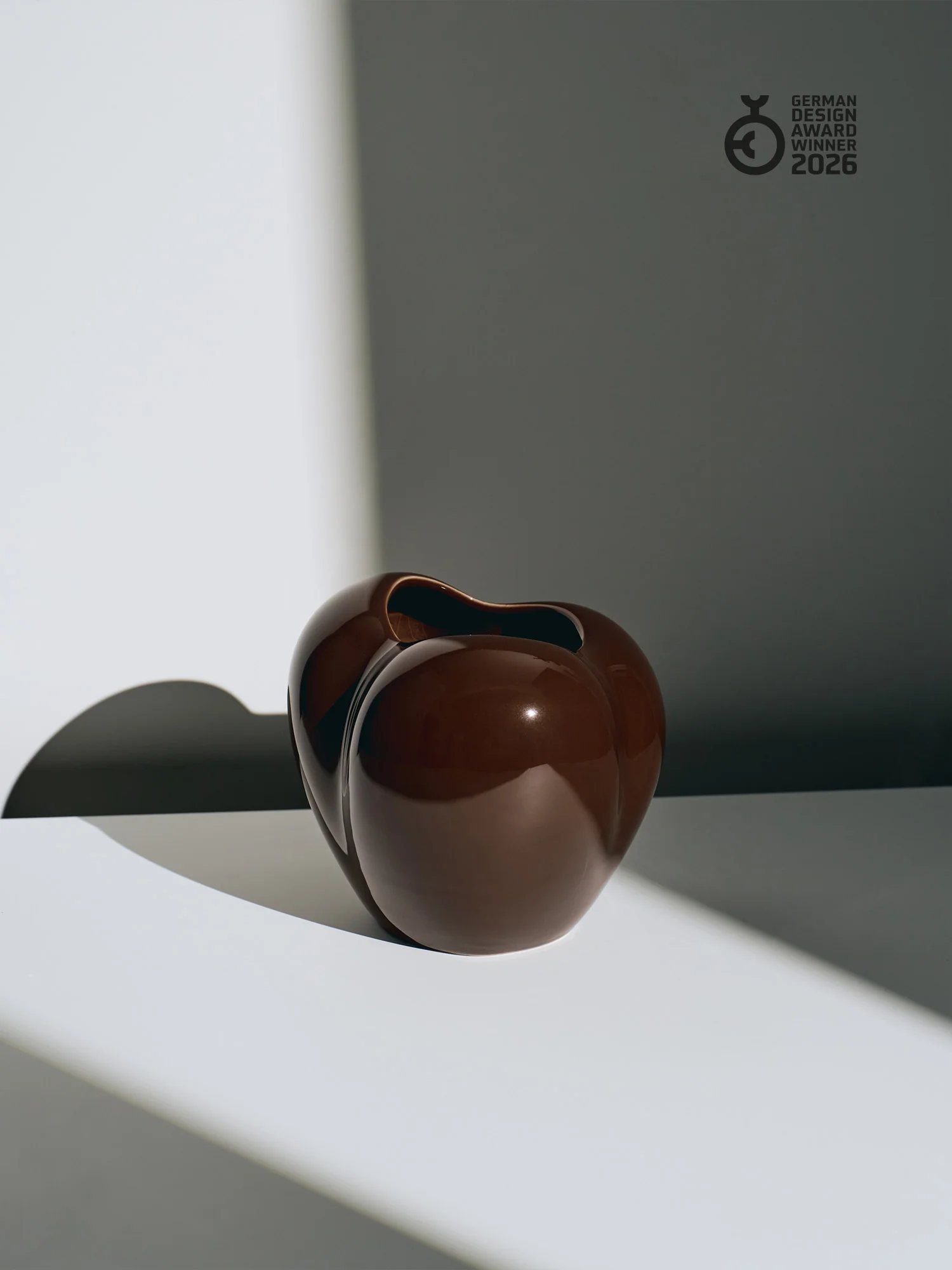 Mini Poppy Vase, chocolate brown - Image 3