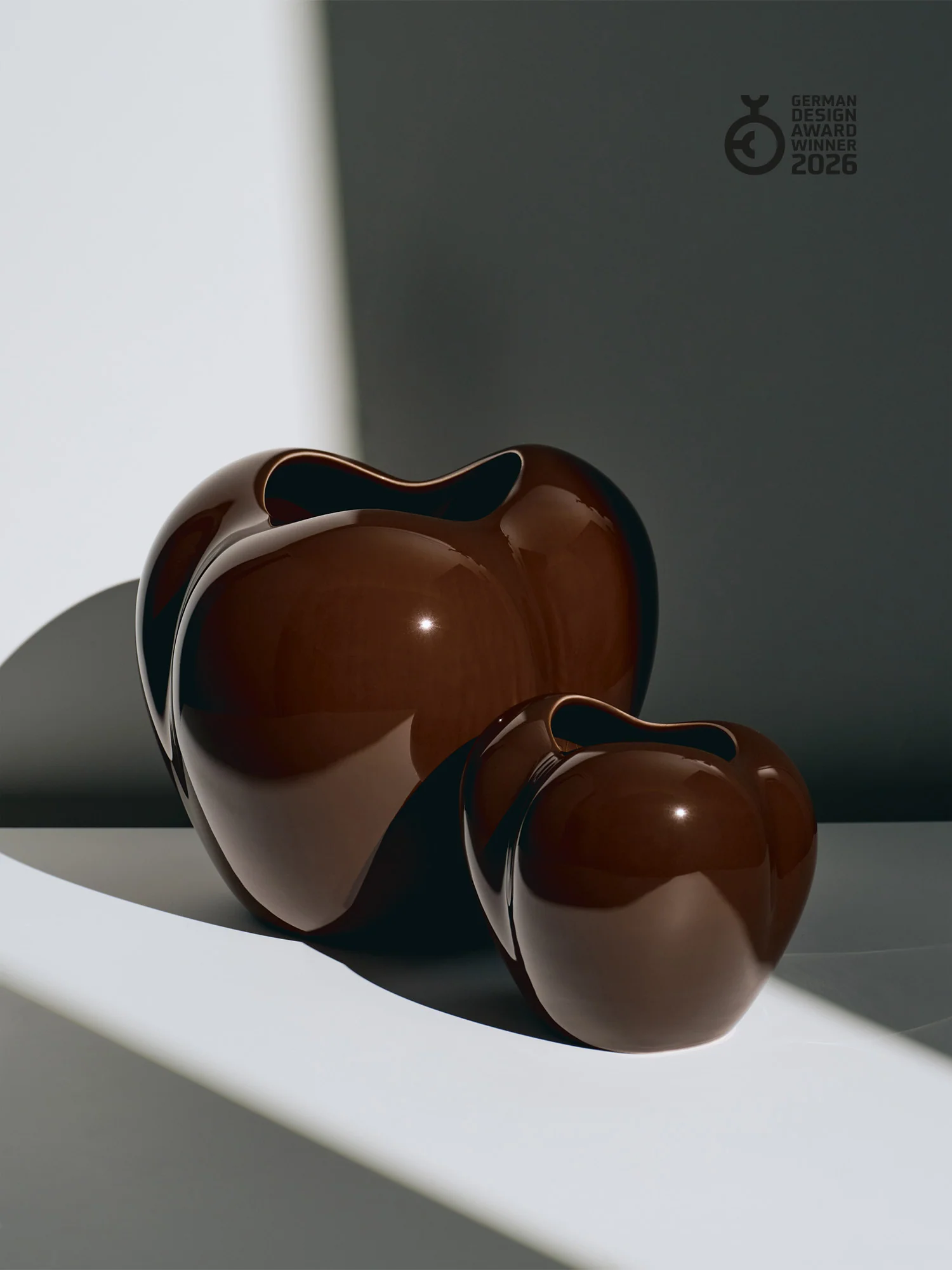 Mini Poppy Vase, chocolate brown - Image 5