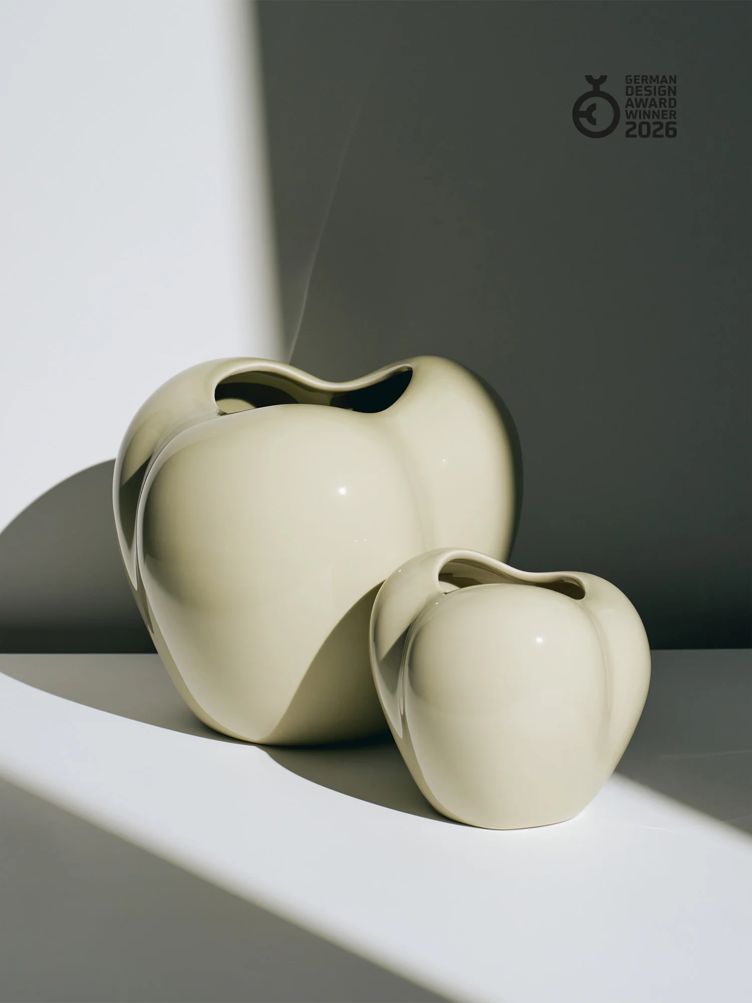 Mini Poppy Vase, moon dust - Image 3