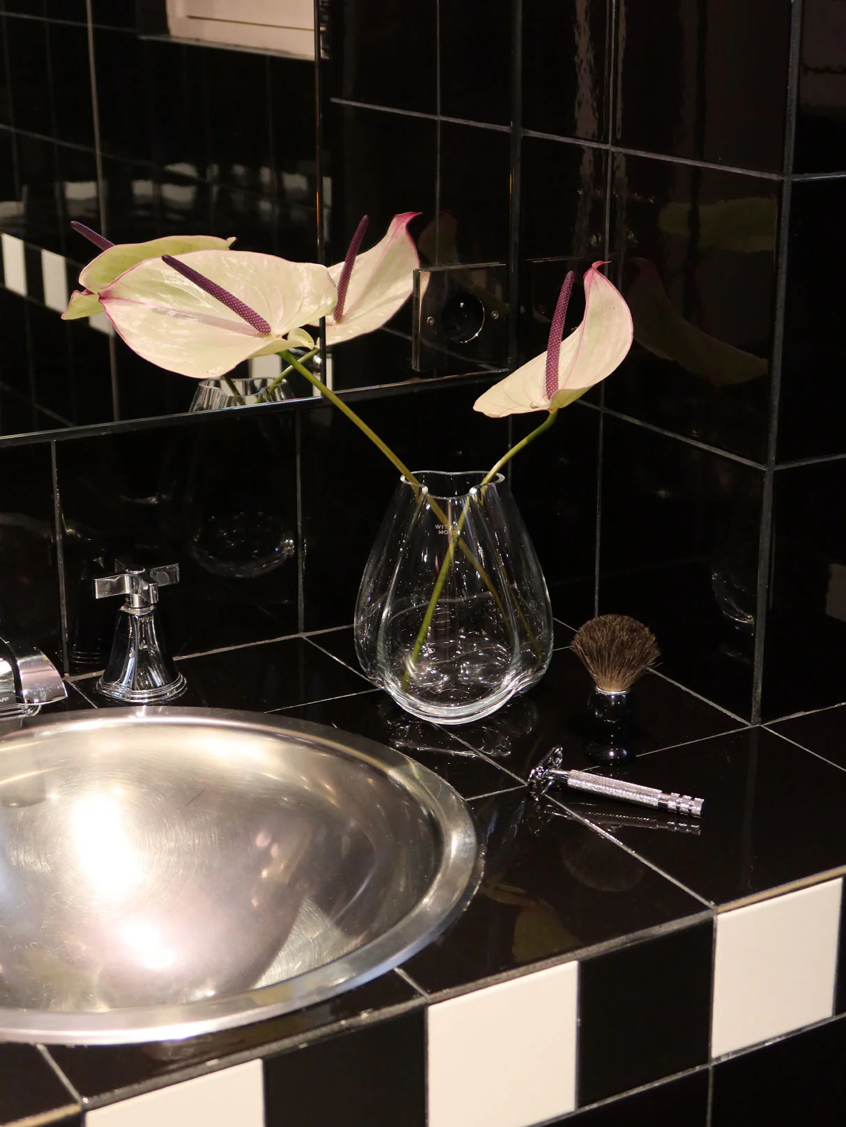 Mini Tulip Vase, clear - Image 7