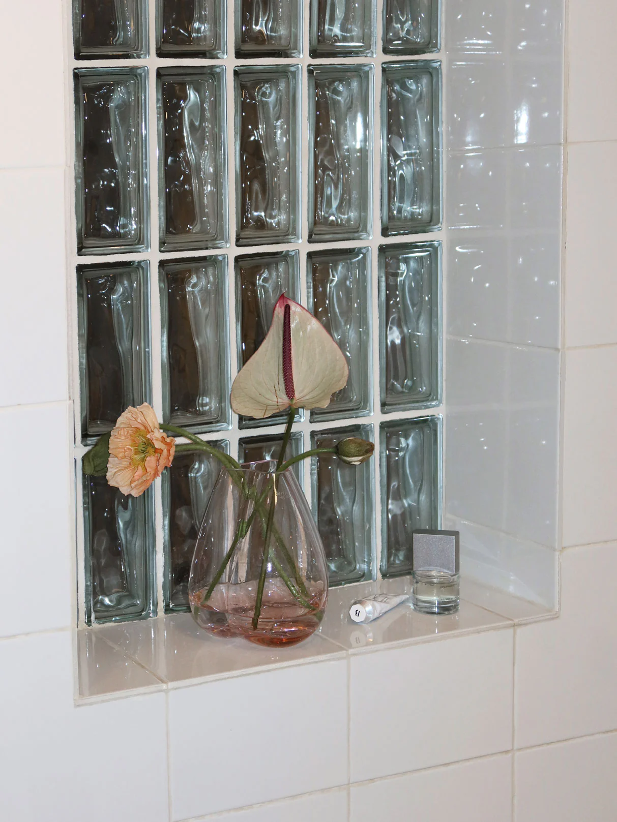 Mini Tulip Vase, pink - Image 5