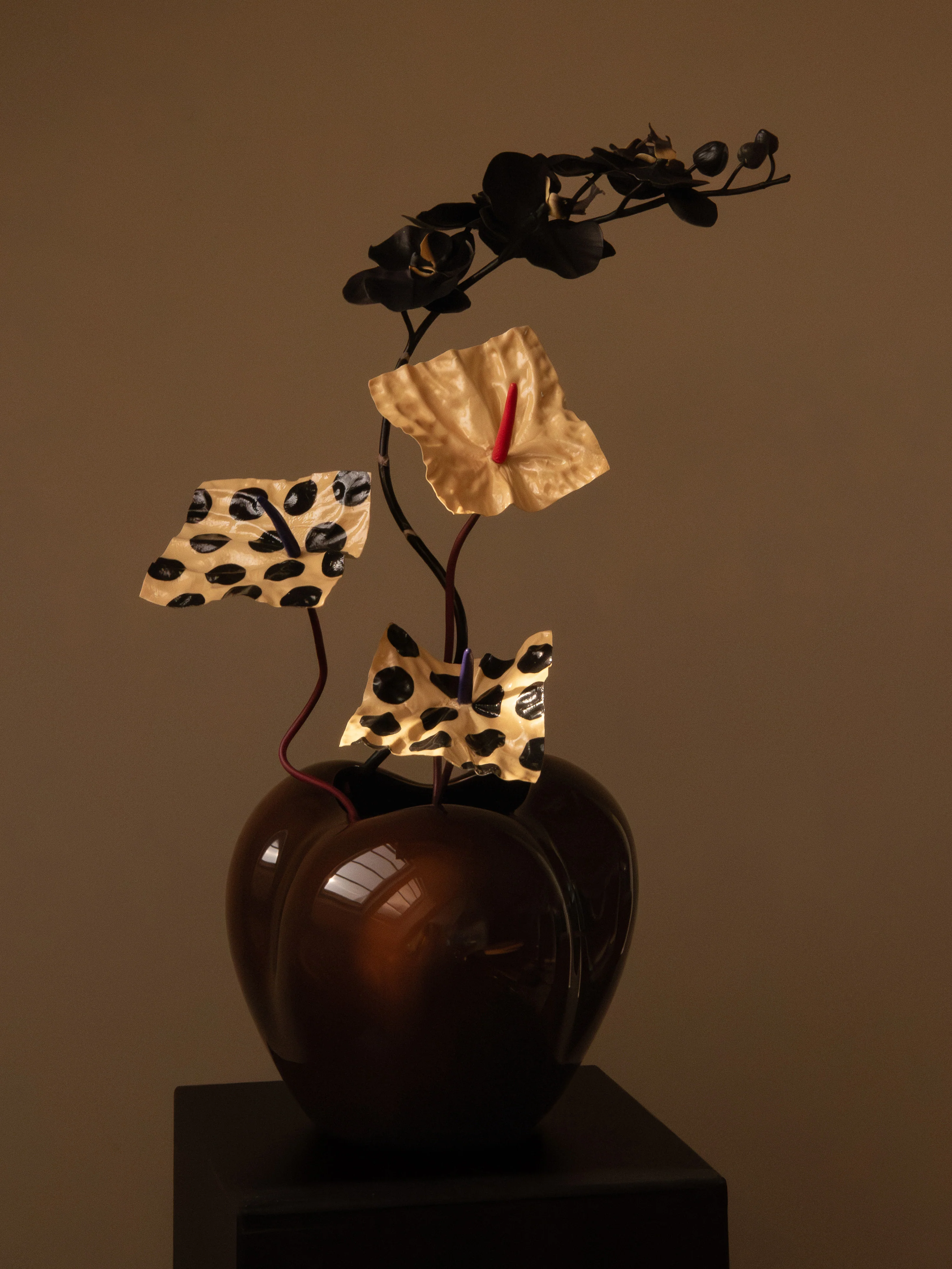 Poppy Vase, chocolate brown - Image 3